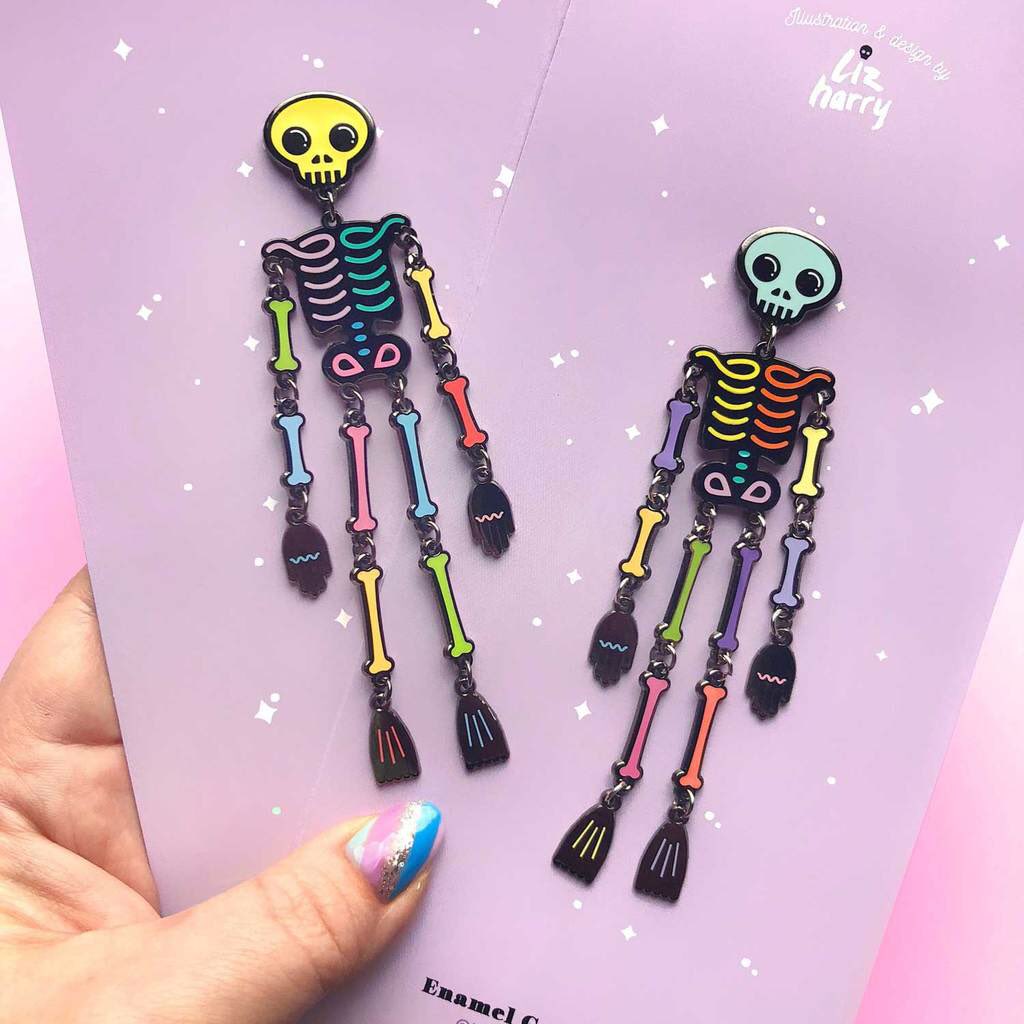 hellohelloDODO's tweet photo. NEW Halloween Gift Guide on the blog featuring @lizzharry @finestimaginary @intwosandthrees and MORE! 💀🦇🎃👻👹 https://t.co/h0eg4T7j7b https://t.co/wWLcUFoNCd