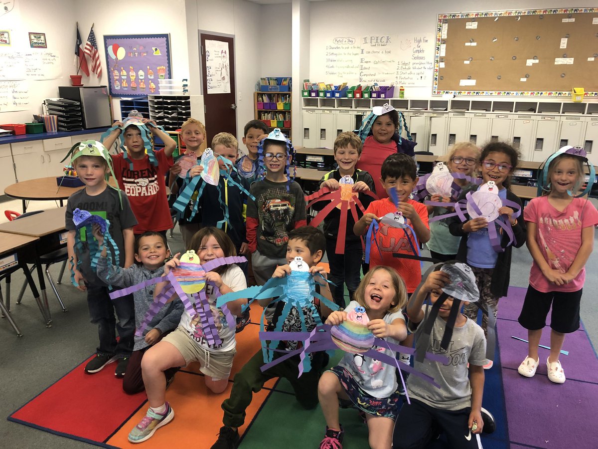 mayokc16's tweet photo. We made spooky addition spiders today for Halloween! #lorenaisdfuturefocus @LorenaPrimary https://t.co/q7LVukgMSr