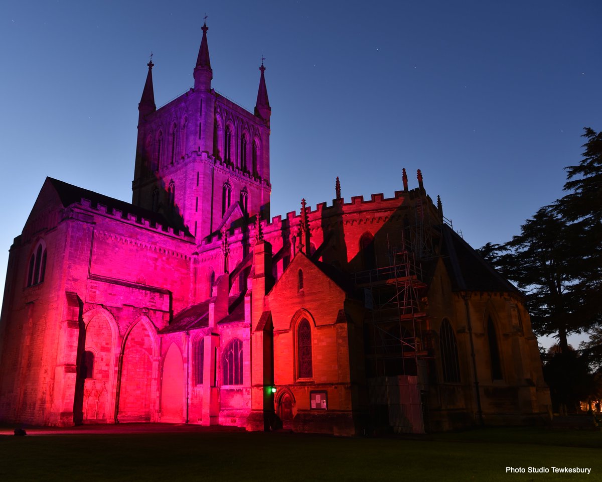 Pershore Abbey tonight, illuminated by The Rotary Club to celebrate World Polio Day...