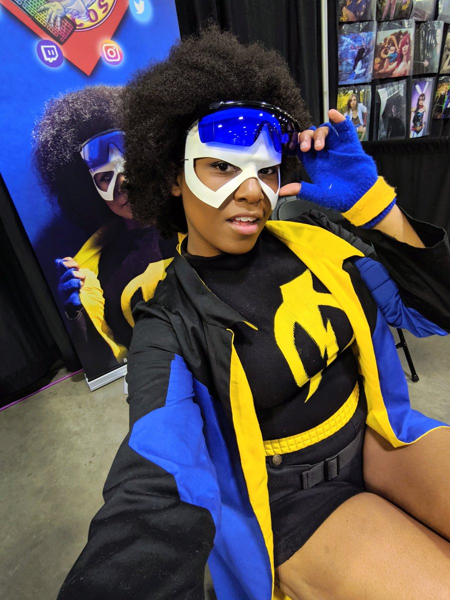 Get you a girl who can do both ⚡⚡⚡

#cosplay #staticahock