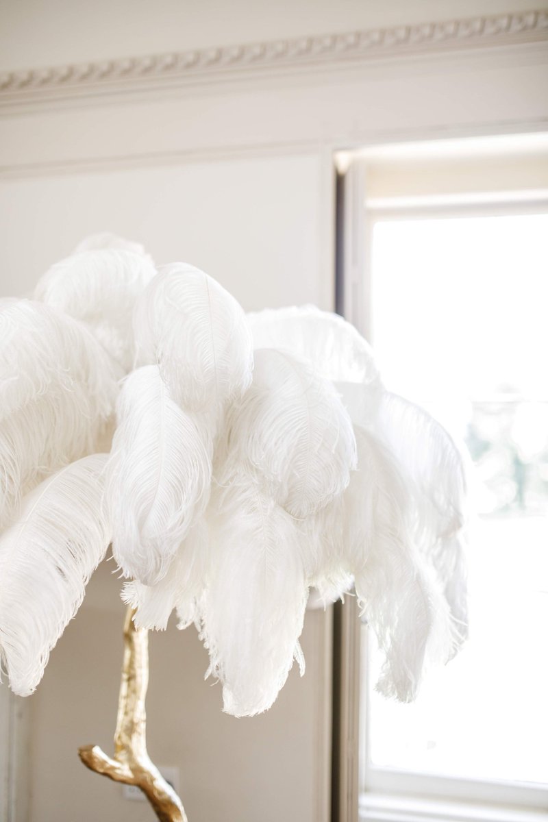 AynhoePark's tweet image. MASTER SUITE DETAILS // Our A Modern Grand Tour Feather floor lamp is the perfect piece for our Master Suite. Captured by White Stag weddings #aynhoepark #amoderngrandtour #featherlamp #elements #details #interiors #closeup #countryhouse #exclusivehire #privatehome #aynho