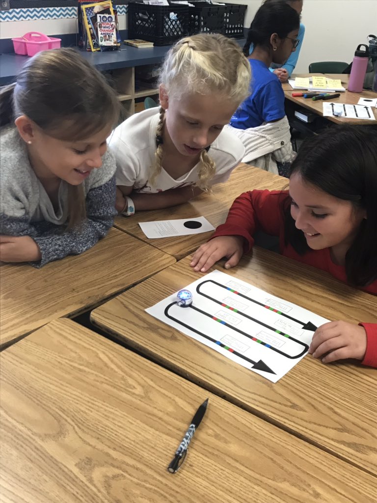 AmyCox09384439's tweet photo. Mrs. Cox’s Class Coding the Events that led to the Revolutionary War! https://t.co/DQjiJnwT6t