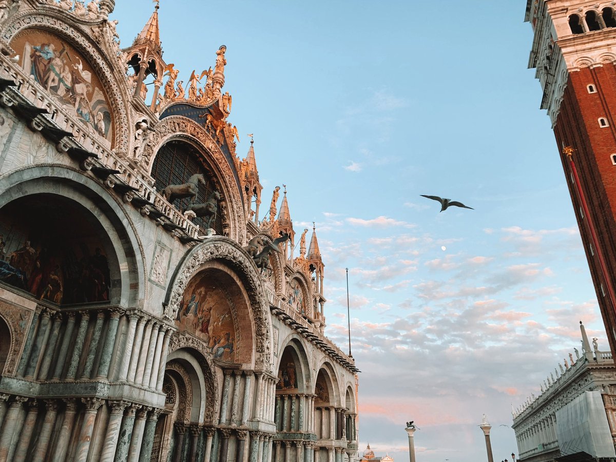 GjmccGrace's tweet photo. Italy:2019 https://t.co/ovDF0I9wsB