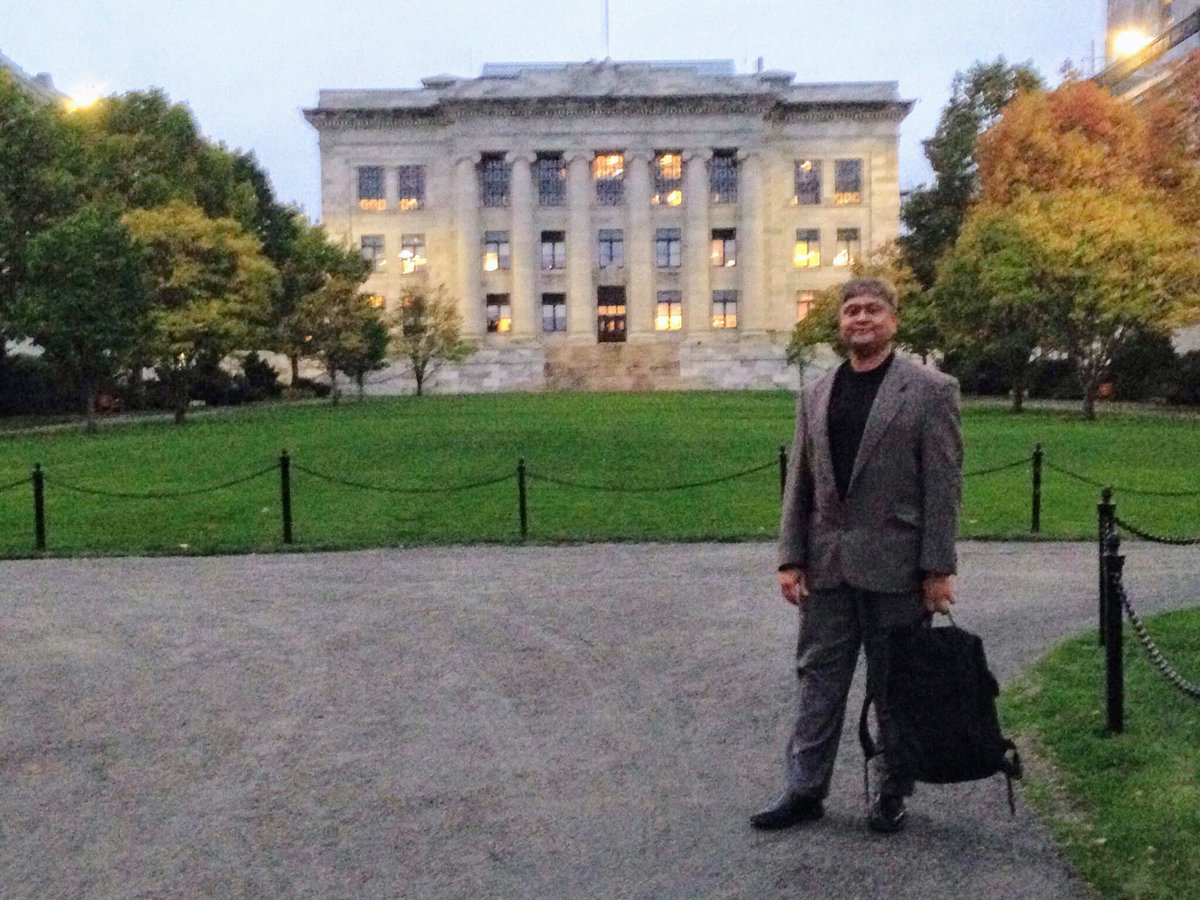 Neil_Mehta's tweet image. #ThursdayThrowbacks Reflecting on the impact of @harvardmacy on my career and helping me build my #PersonalLearningNetwork and how Liz Armstrong has been the catalyst at every step -  Thank you Liz from every #MedEd scholar whose life you have touched.  🙏🏼