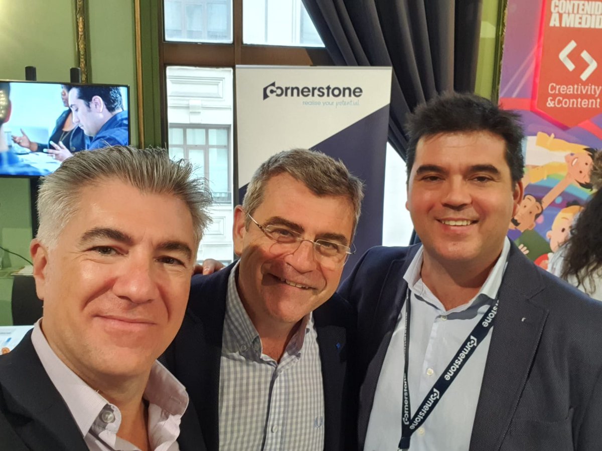 csod_ES's tweet photo. #TBThursday | La semana pasada estuvimos en el evento #CorporateLearning19 organizado por @EquiposyTalento en el @cbamadrid.💥 ¡37 ponentes, 8 mesas, 5 speeches y 500 participantes!👏  @EmilioCuellas @Willysanro @criveraserra https://t.co/EISA54ETbz