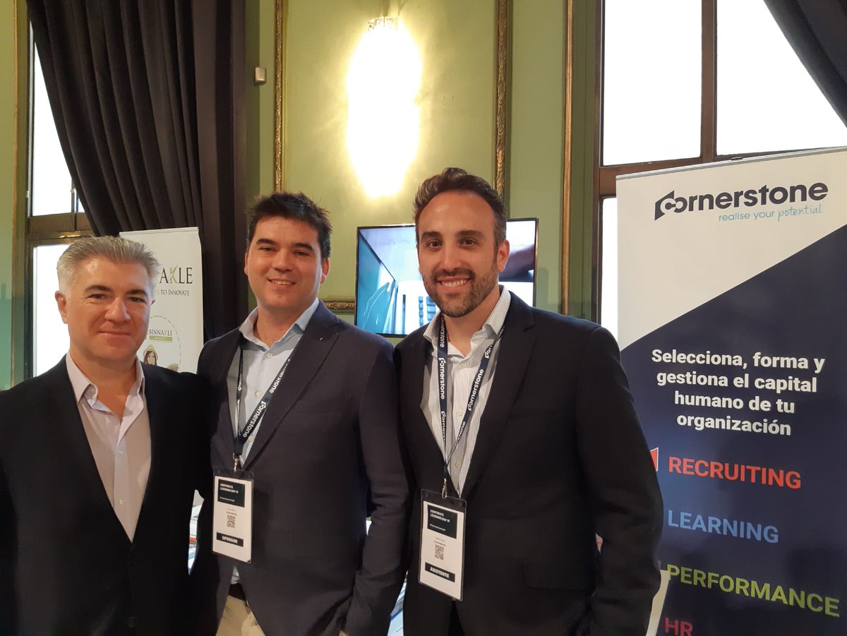 csod_ES's tweet photo. #TBThursday | La semana pasada estuvimos en el evento #CorporateLearning19 organizado por @EquiposyTalento en el @cbamadrid.💥 ¡37 ponentes, 8 mesas, 5 speeches y 500 participantes!👏  @EmilioCuellas @Willysanro @criveraserra https://t.co/EISA54ETbz