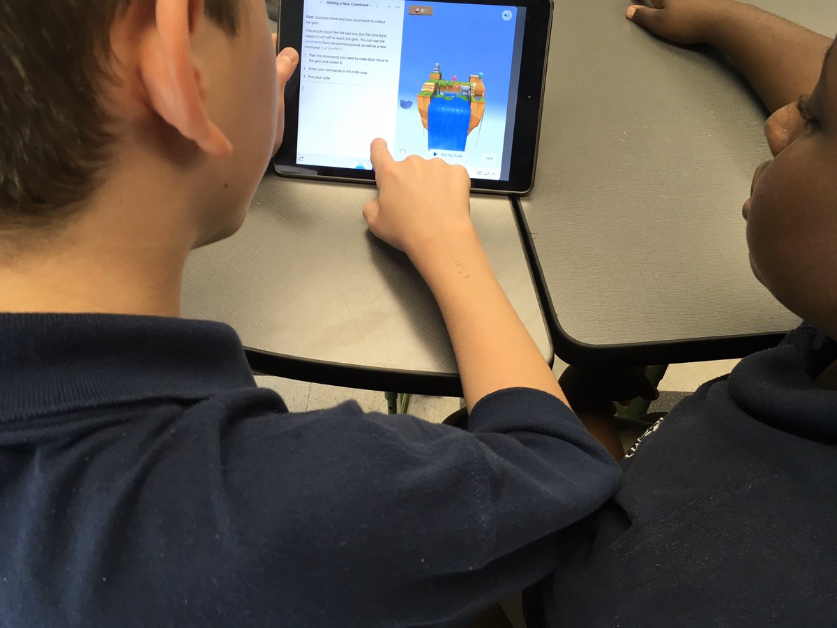 BokSTEM's tweet image. Two heads are better than one. If you encounter an error within #CODE, solve the problem together. An effective way to share knowledge.  #appleedu #SwiftCoding