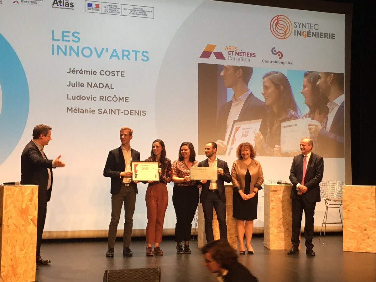 Syntec_Inge's tweet photo. #MeetInge2019 Et le Prix Talents du Prix de l’#ingenierie du Futur est remis à Innov’Arts qui transforme le bruit en #ressource en source d’#energie. Félicitations ! #concours #etudiants https://t.co/IhXvSKRmuS