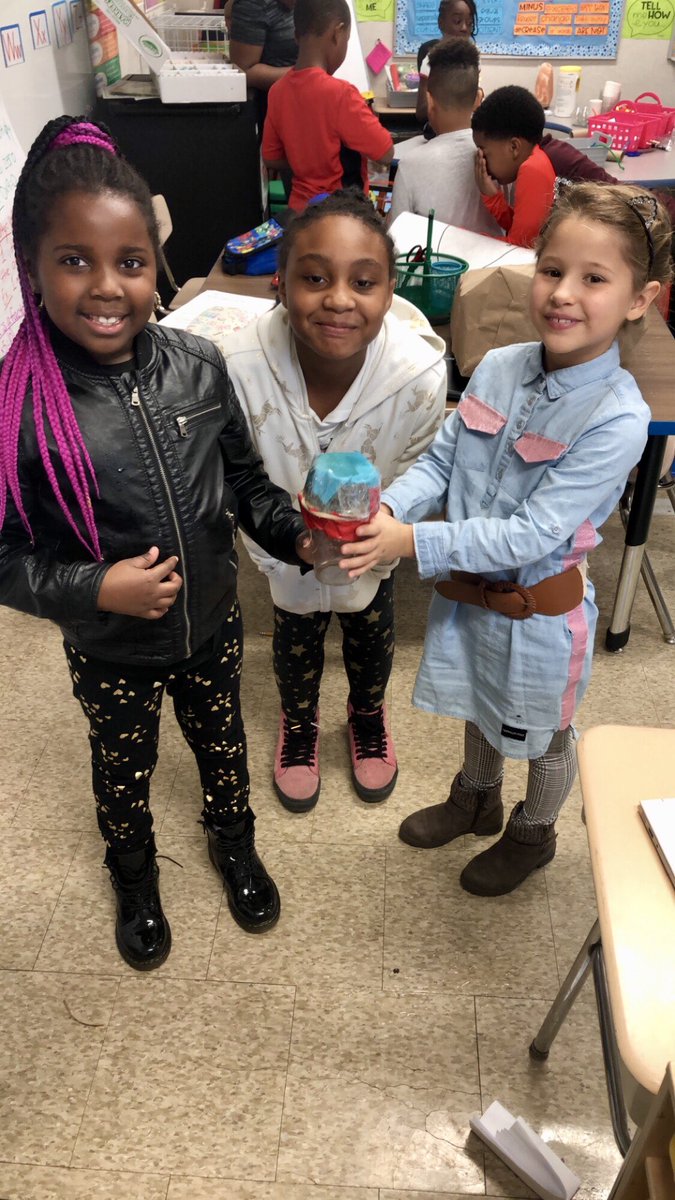 Ms. Moreira tweet media