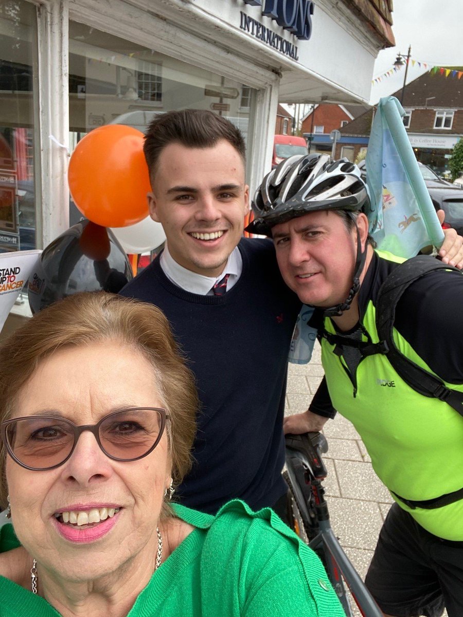 Hamptons Liphook tweet media