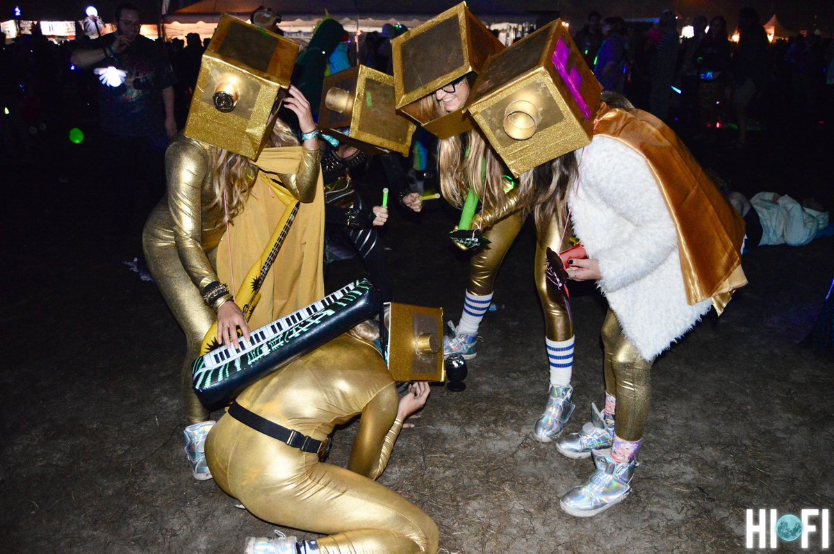 HiFiFlorida's tweet photo. If you're headed to Hulaween this week, stay safe and have a wonderful time!!! Here's a little throwback pic from last year of this funky robot jam sesh. <3 Happy Hula!! https://t.co/IHJZwnMb62