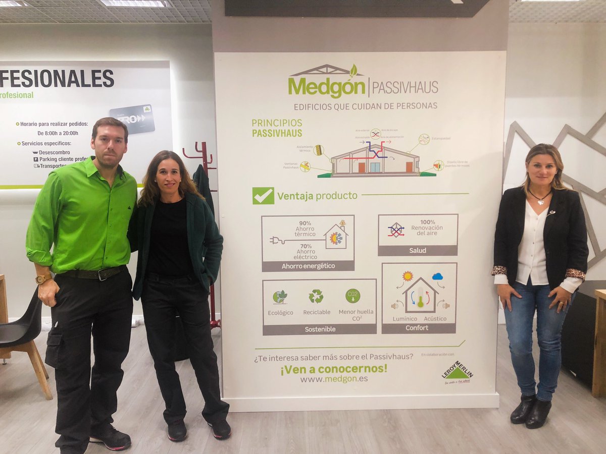 Leroy Merlín y Medgón dan el primer paso para una colaboración en el campo de la industrialización de viviendas #passivhaus.  
Muchas gracias por confiar en nosotros y hacernos un hueco en vuestra tienda de Valladolid. Seguro que hacemos grandes cosas.