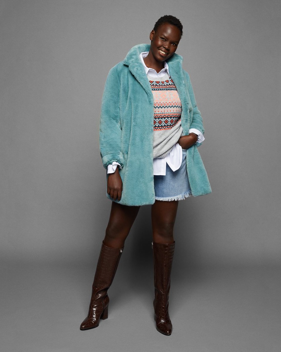 OUT IN THE WINTER | Your winter outfits need fabrics like wool our faux fur to face the cold. Fuchsia with orange and blue with salmon will uplift any of your looks with the edgy aesthetic.
#violetafw19 #iamwhatiam