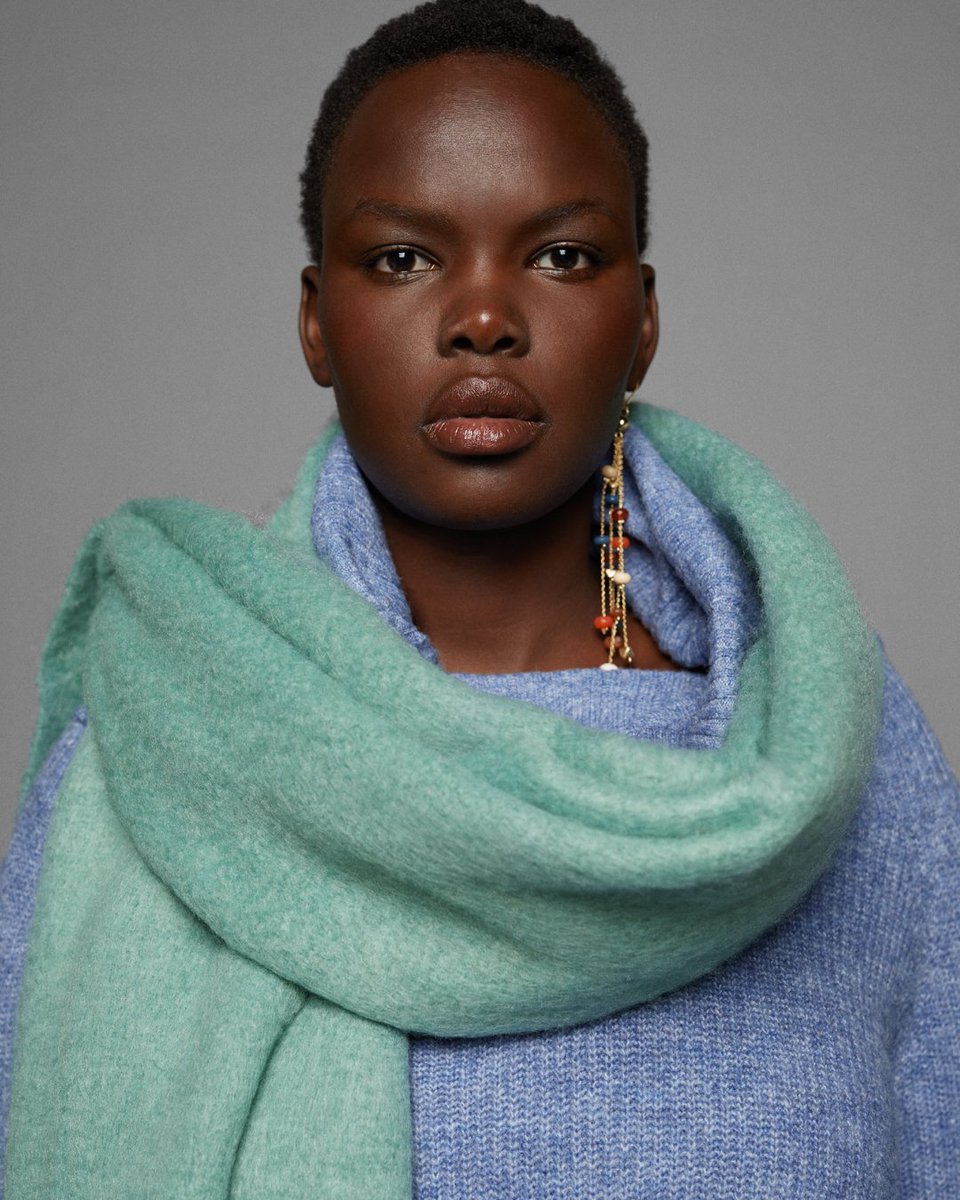 OUT IN THE WINTER | Your winter outfits need fabrics like wool our faux fur to face the cold. Fuchsia with orange and blue with salmon will uplift any of your looks with the edgy aesthetic.
#violetafw19 #IamwhatIam