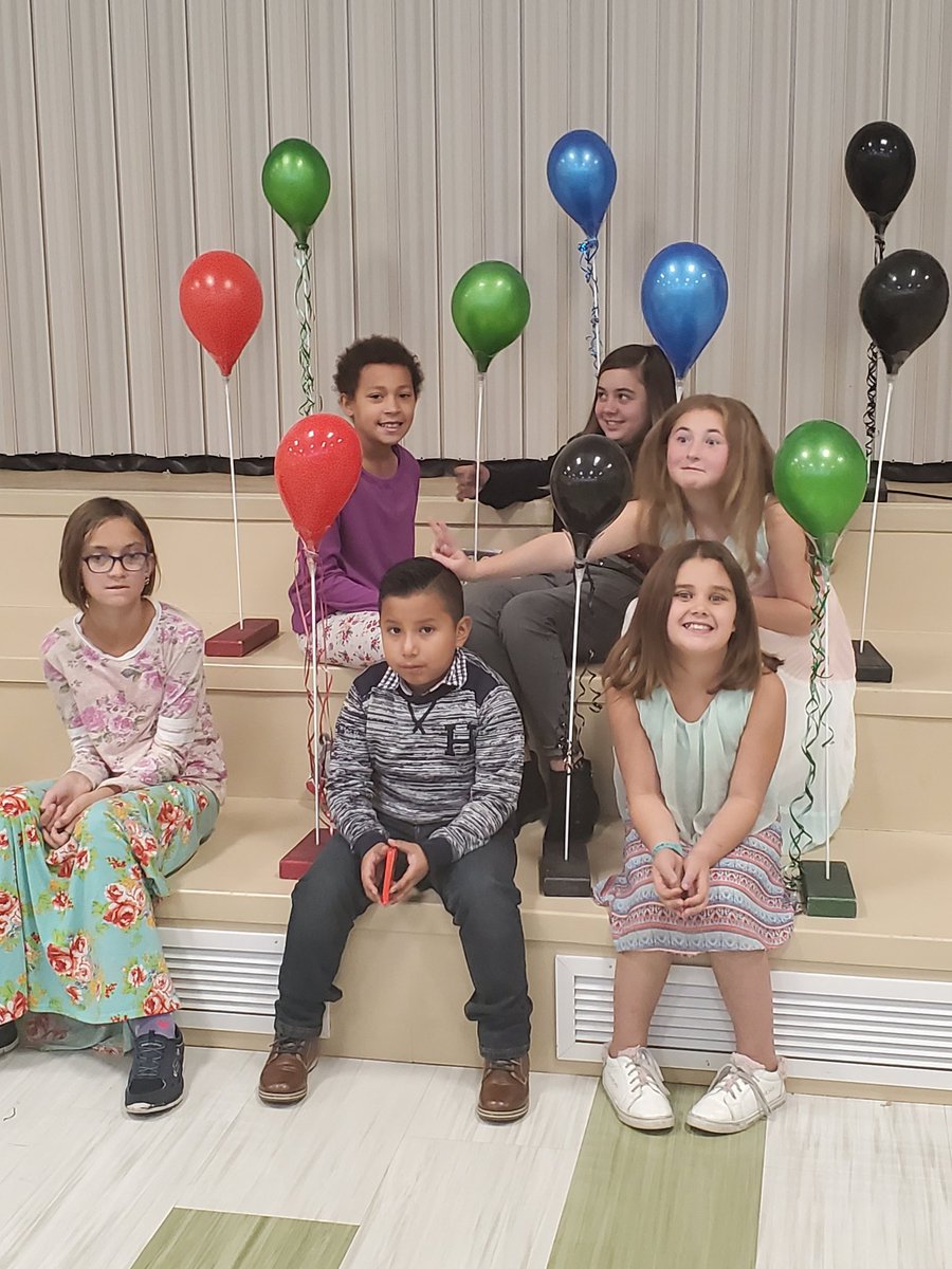 DavisMoves's tweet image. So honored to be a part of the MLK speeches at Doxey Elementary! These kids represented the culture of their school, their personal beliefs,  and the words of the late, great Dr. King so amazingly well! @DavisSchools @teach_learn_dsd @teachindavis