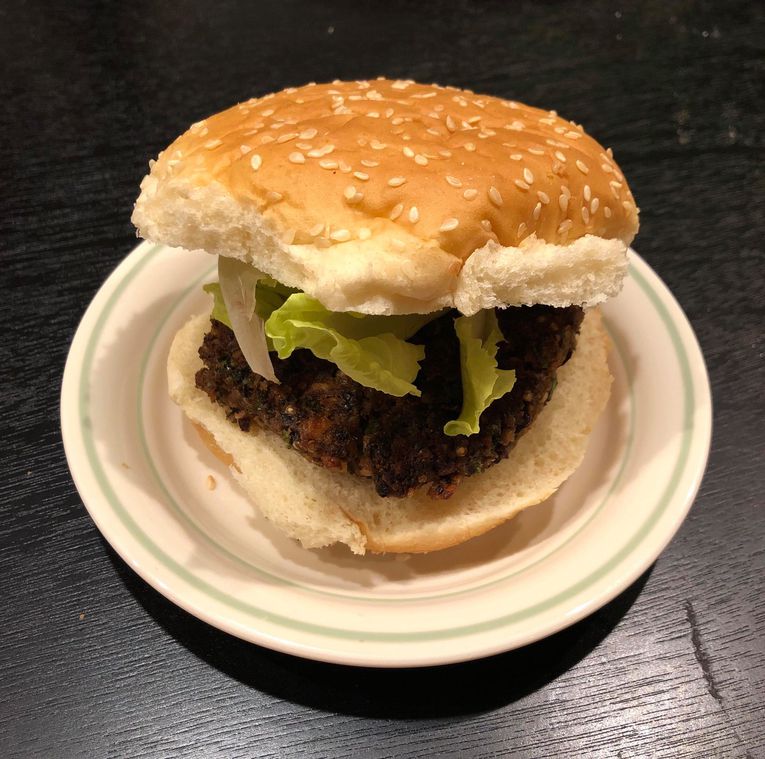 PopSci's tweet photo. How to make your own veggie burgers https://t.co/djM6Ht97yj #NoRedOctober https://t.co/wIJ5twKfi1