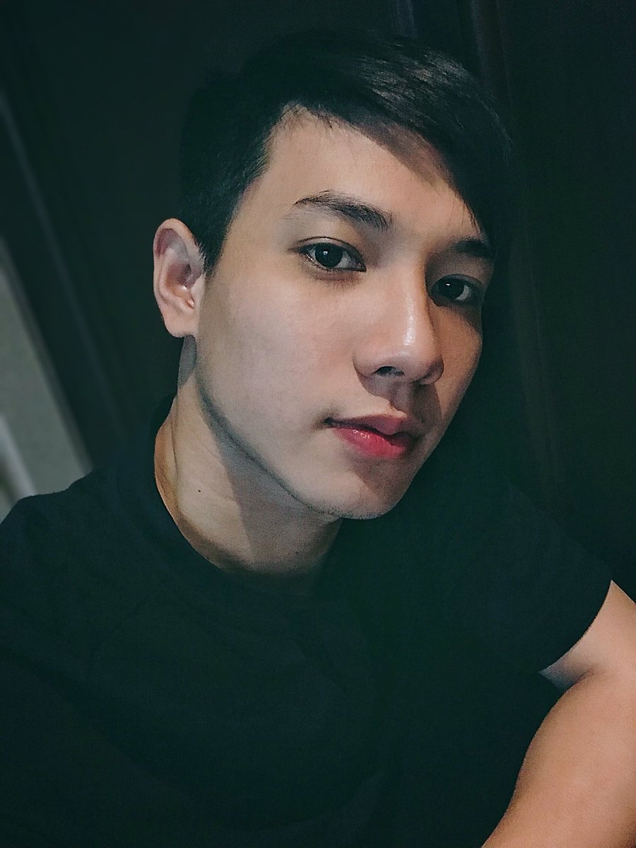 DngPlay's tweet photo. Sau bao cuộc vui em vẫn cô đơn lạ kỳ https://t.co/r1BKAH0Yan