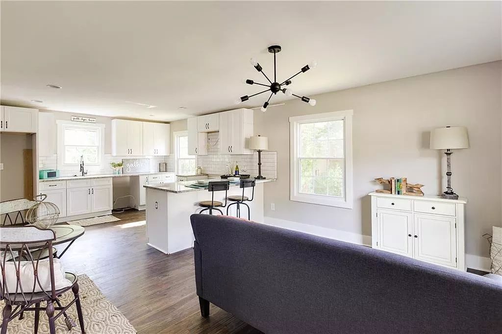 PremierRealEstt's tweet photo. A brand new construction with 3 fabulous bedrooms.This home has incredible attention to detail and designer finishes.
View more details here;
https://t.co/lOcS9F1OlE
#realestate #realtor #realestateagent #home #property #forsale #investment #realtorlife #luxuryrealestate https://t.co/LqbfQuViVu