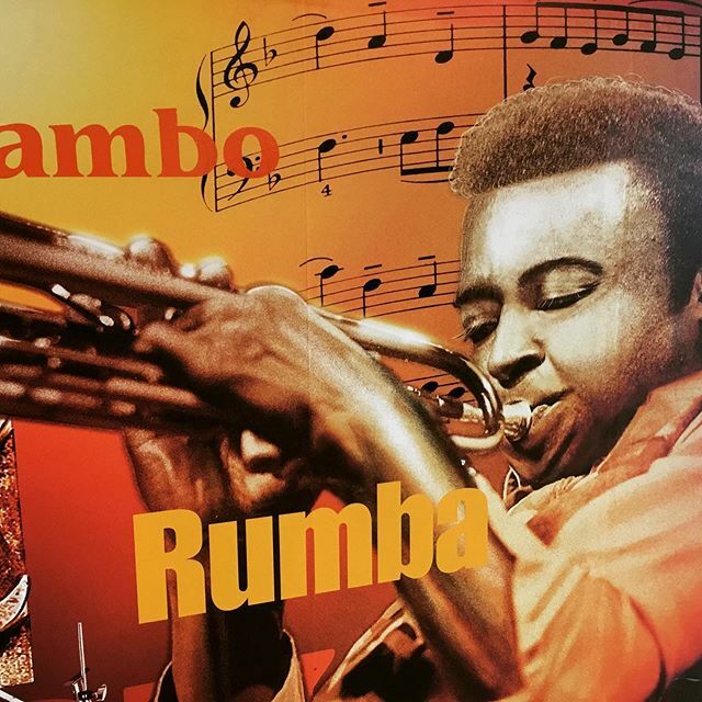 Salsa? Tanzen? Nicht ganz :) Sieht nach Salsa aus, ist es aber nicht. Das sind unsere neuen großartigen Gruppenräume für das Projekt „Theater &amp; Therapie“ in Ludwigsburg. Gemeinsame mit meiner engagierten Kollegin (Therapeutin Pia Müller) arbeite ich im P… ift.tt/2JgIhld