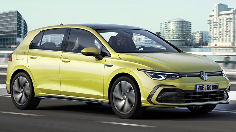 km77com's tweet photo. La nueva generación del #Volkswagen Golf estará a la venta en diciembre. Habrá versiones Diesel, de gasolina, de GNC e híbridas enchufables. Hay cambios en el interior y el equipamiento. El habitáculo es prácticamente igual de amplio. https://t.co/bnOyRtmZvI. #Golf8. https://t.co/srWGdZvRmS