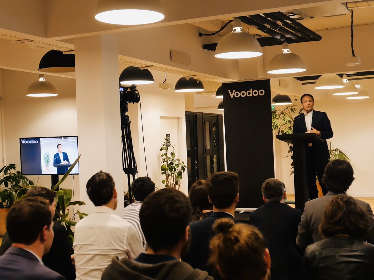 cedric_o's tweet image. La France est devenu un acteur mondial incontournable du jeu vidéo grâce à nos entreprises innovantes, comme le montre le #BaromètreJV que m’a remis le @SNJV_fr et l’exemple de #Voodoo, pépite du #Next40 qui nous accueille. Bravo à tous pour votre travail. Continuez !