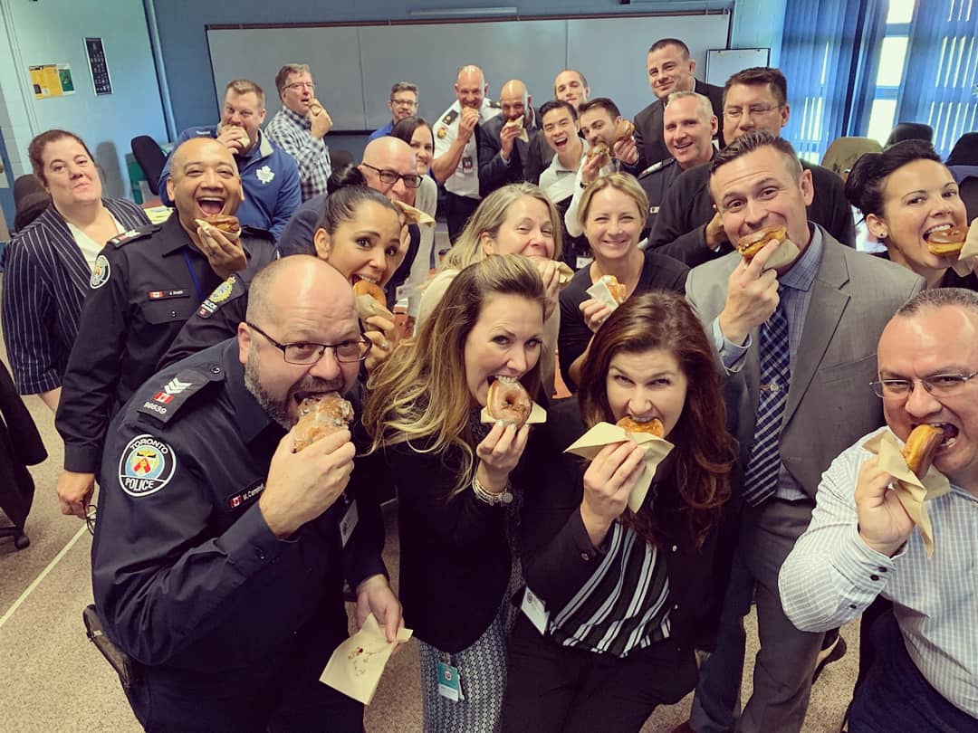 PCWilsonWPS's tweet photo. Challenge Accepted!! My classmates send a huge "Thank You!!" Chief Longworth for the #payitforward challenge!!! π©π©π©π©π©π©π©π©π©π© #mro1902 #woodstockpoliceservice #donuthappy #teamwork #wpsL https://t.co/w9rl4kJXBd
