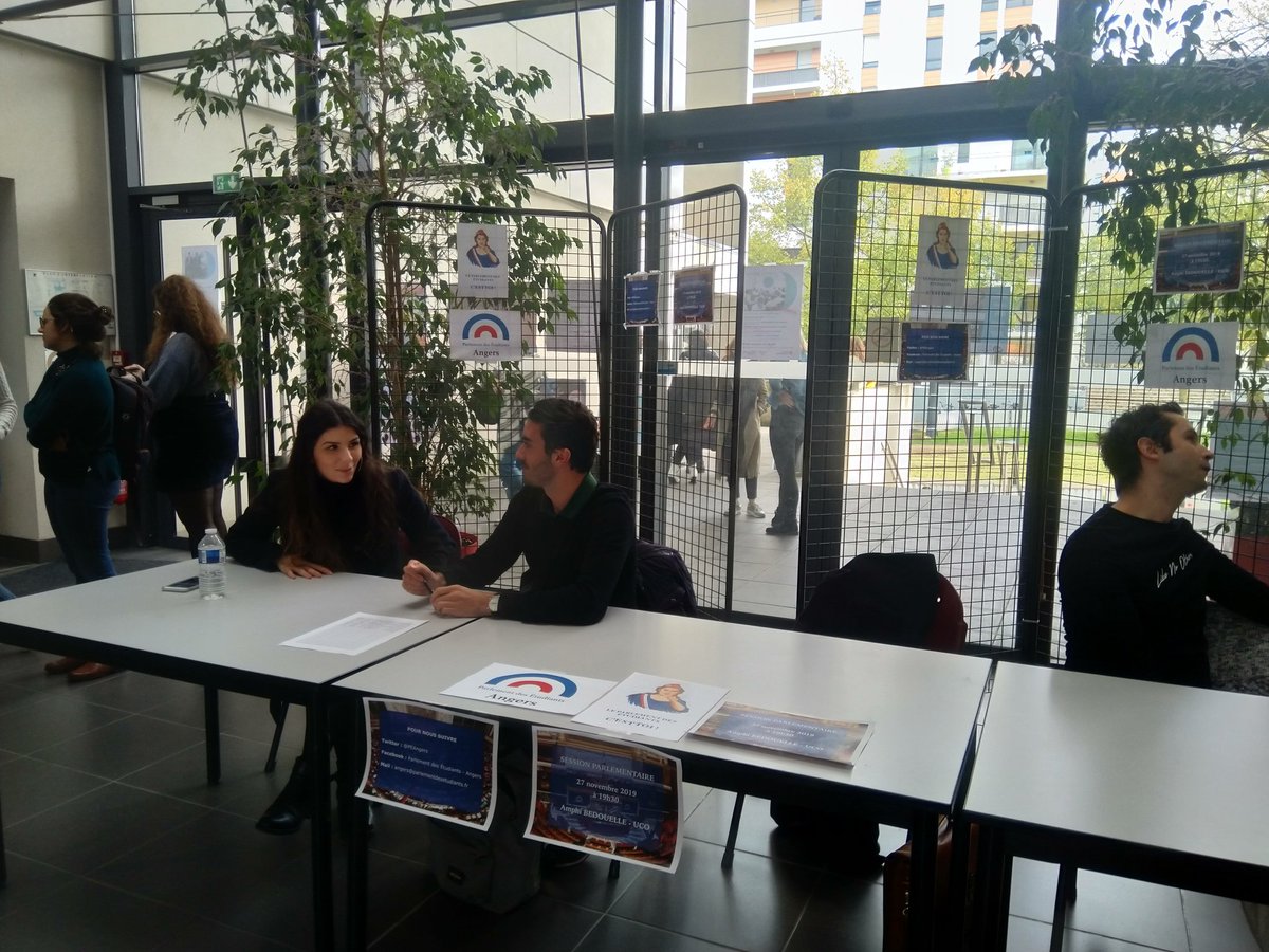 PEAngers's tweet image. Présents auprès des étudiants de la Faculté de Droit, d'Économie et de Gestion de l'@UnivAngers. L'occasion de présenter le @ParlementEtudia et d'annoncer notre prochaine session du 27 novembre. 🗓️🏛️🇲🇫