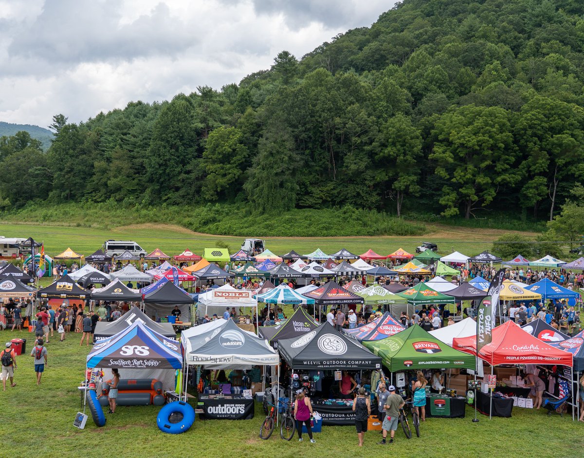 oskarblueswnc's tweet photo. Throwin' it back to warmer days at Burning Can NC- one action packed, beer soaked weekend you don't wanna miss! Be on the lookout for 2020 dates, coming soon. #burningcan #oskarblues #beerfest #craftbeerinacan https://t.co/tdDf4g4gXm