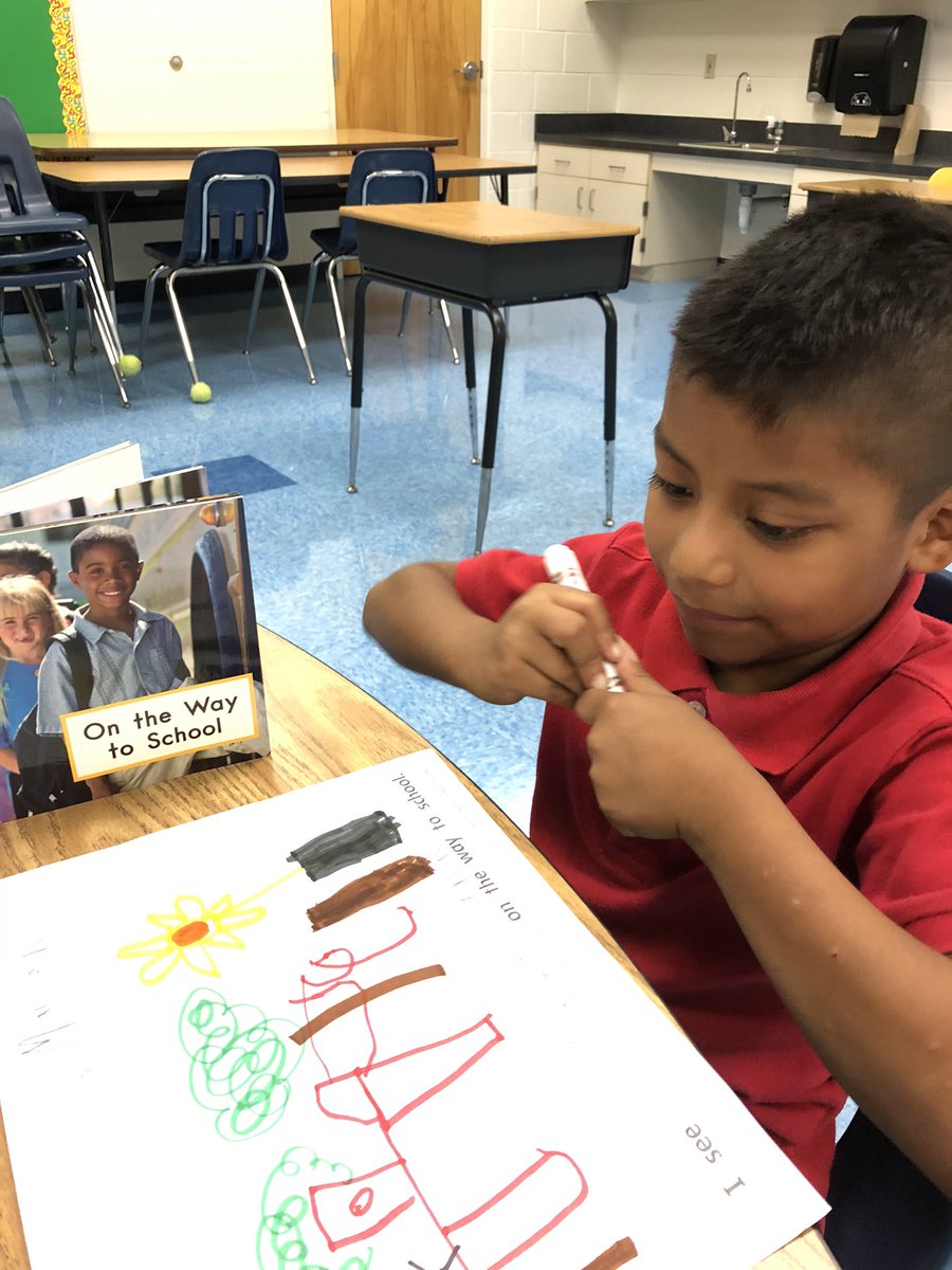 Erin71869288's tweet photo. Kindergarteners learning to read and write about it today @NPESharks  @collierschools https://t.co/Dzspx6ZfDI