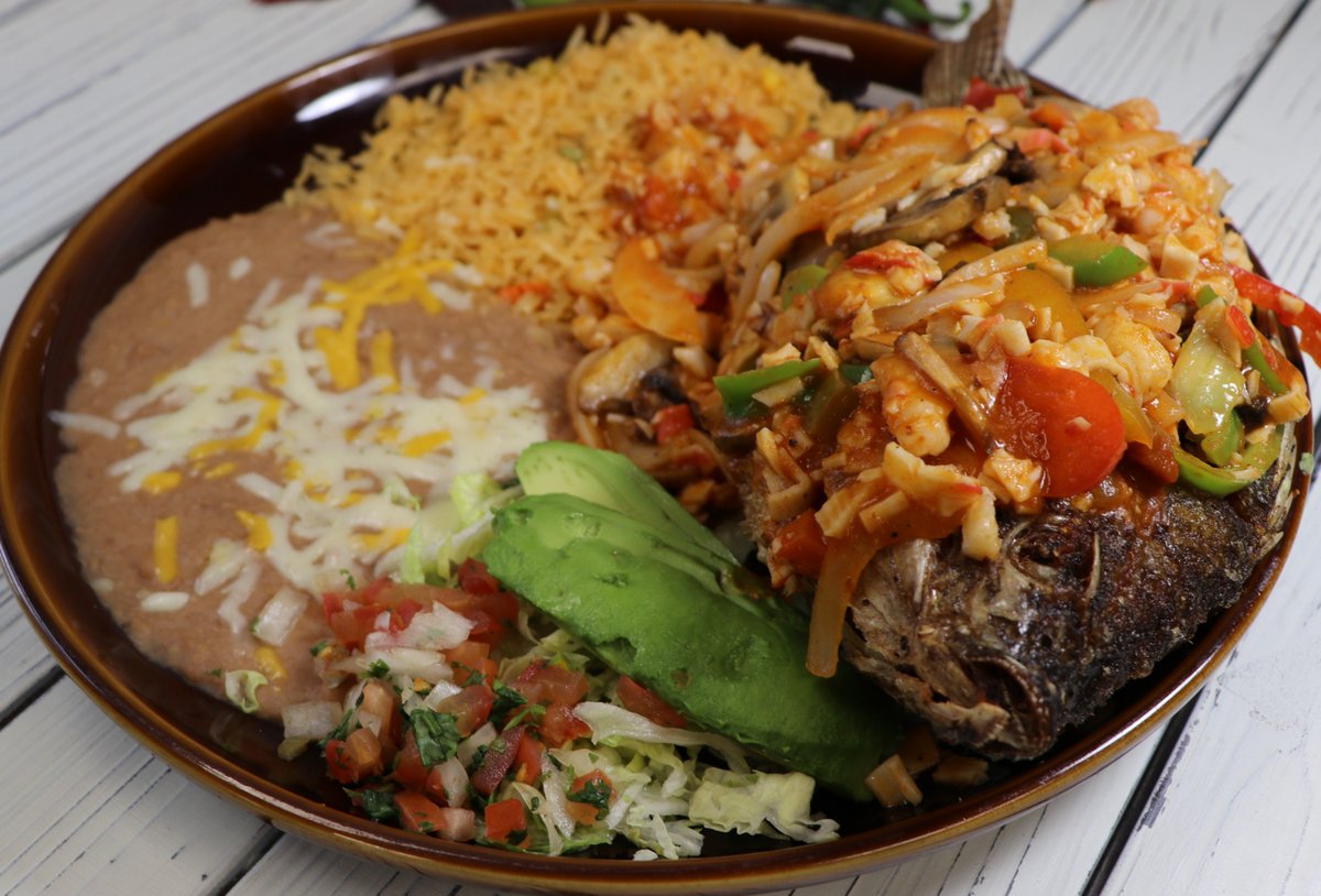 When was the last time you gave yourself a Treat?
Enjoy this Delicious Mojarra Rellena 
Tilapia Topped with mixed with Vegetables and our Delicious Sause  Rice and Beans
#MOJARARELLENA #TILAPIAFISH #OCTOPUS #SHRIMP #SEAFOOD #MEXICANSEAFOOD #MARISCOS #BIGPLATE #SEAFOODLOVERS