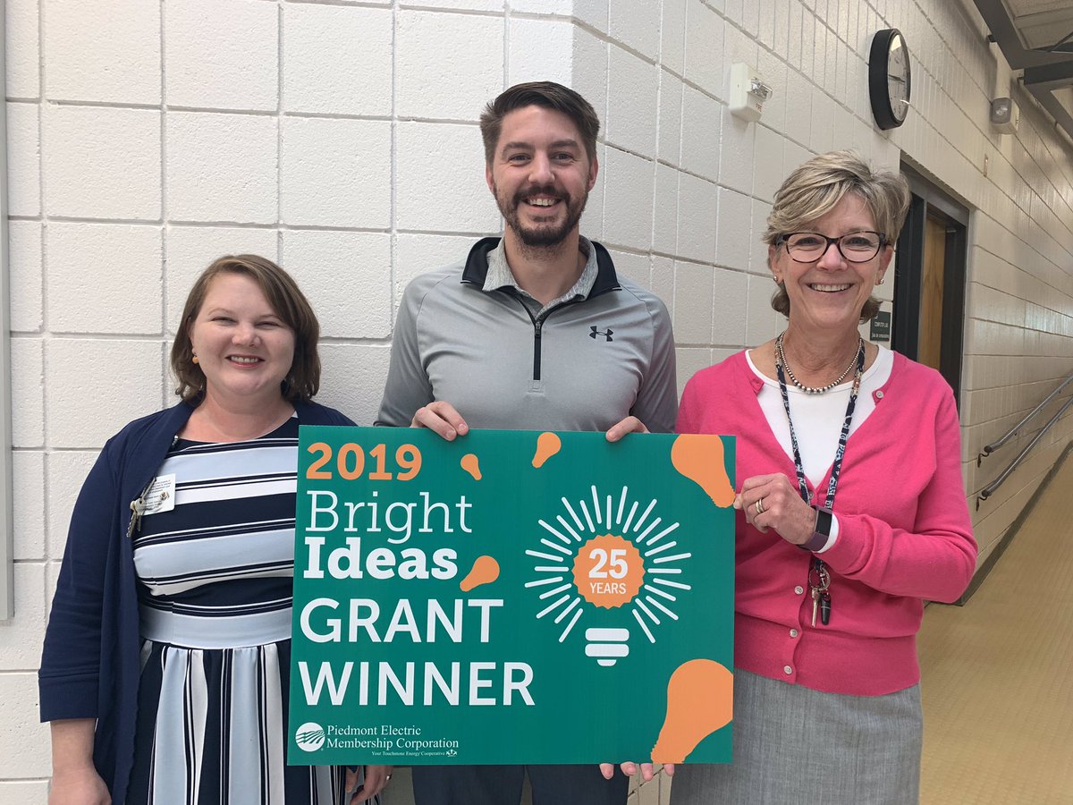 MangumElemAP's tweet image. Thank you @PiedmontEMC for choosing @MangumExplorers for the 2019 Bright Ideas Grant Winner #winnerwinner @SandyGoExplorer @BeebeExplorers