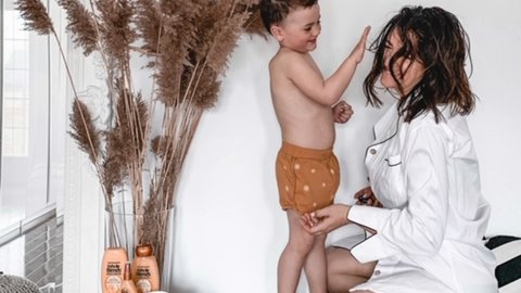 Enjoy a hair care routine as sweet as our Whole Blends Honey Treasures — It repairs even the most damaged hair! 💛😋🍯 (@.chic.mom.in.the.city)