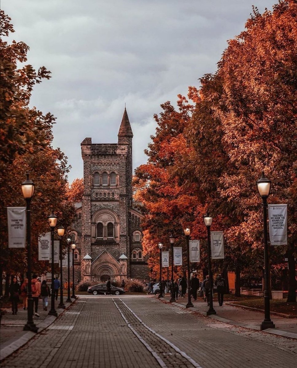 TheCloseReport's tweet image. Congratulations #UofT
For placing yet again, 1st in Canada, 18th in the world, and 8th in the world amongst public universities! #myalmamater #soproud
 📸: @arjsun