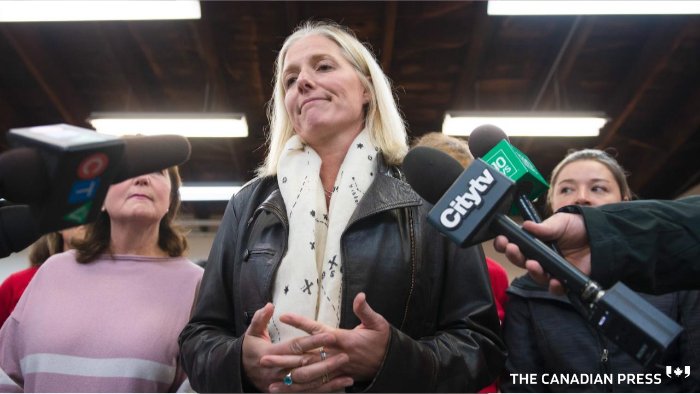 Newly re-elected Liberal MP Catherine McKenna says she has notified police after someone spray-painted a vulgar slur on the front of her Ottawa Centre campaign office. bit.ly/2odYyjG