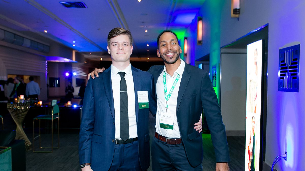 PathwaysCanada's tweet photo. Thank you to everyone who joined us last night at #GradBall2019 to celebrate Pathways students and their unlimited potential! Together, we raised more than $415,000 to further our work in breaking the cycle of poverty through education! 🎉 🙌 🌟 https://t.co/vJ2GAMPrgw