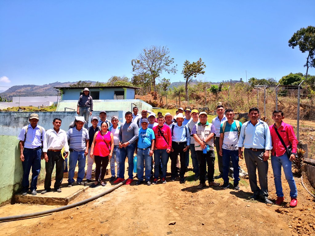 MBosqueSeco's tweet photo. PINDAL|💦🌏 @MBosqueSeco a través de su #LaboratoriodeCalidaddeAgua ⚗️ participa del taller de capacitación organizado por el #GADPindal a las Juntas de Agua del cantón Pindal, abordando temas de mantenimiento, operación, desinfección y calidad de agua.
#MancomunidadBosqueSeco https://t.co/zdJ9oVkmQf