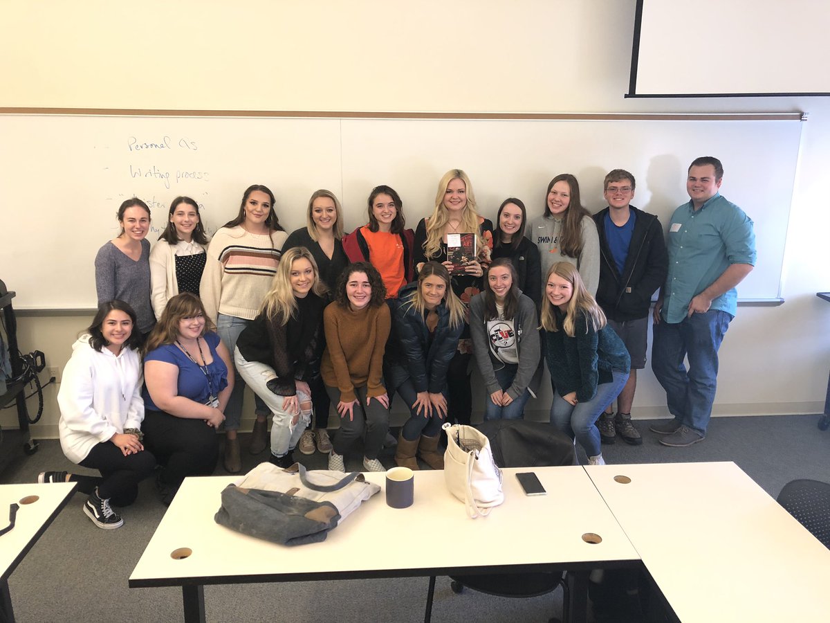 jaysondibble's tweet image. She’s here! @HopeCollege #FirstYearSeminar crew visits with @DrLindseyFitz, author of their text, #TheButcheringArt. Eagerly awaiting her public presentation tonight, 7 p., Dimnent Chapel. Thank you, Dr. F.!