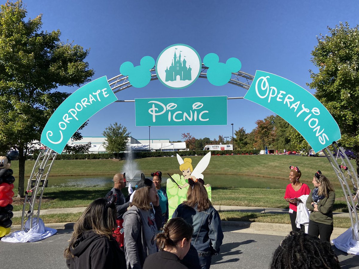 AtriumCareers's tweet photo. Our Corporate Operations Picnic was a huge hit! Teammates dressed up like princesses and other well-known characters. With great food and activities, it was surely a magical day! #teampicnic #AtriumHealthProud https://t.co/AeQy6M404z