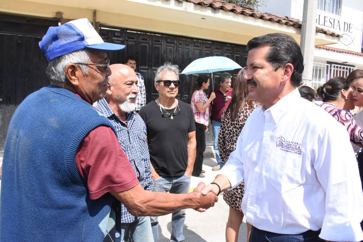 LAlbertoArriaga's tweet photo. Trabajando de la mano, tendremos más obras como la de la calle 9 Poniente, entre Miguel Alemán y 9 Sur, donde entregamos la obra de pavimentación de concreto hidráulico, la cual se retrasó un poco debido al desgaste del alcantarillado sanitario, el cual fue sustituido. https://t.co/HOiHAIjca5