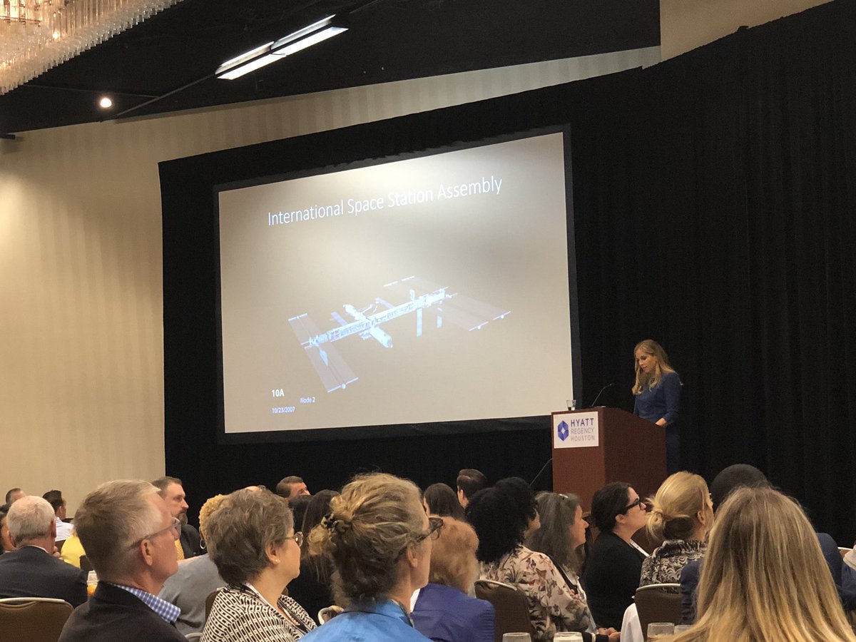 Society4CorpGov's tweet photo. #NASA Flight Director Mary Lawrence gave an out of this world talk @ #EssentialsExpress about going back to the moon in 2024. #missiongovernance2019 https://t.co/HJRIfbxpOE