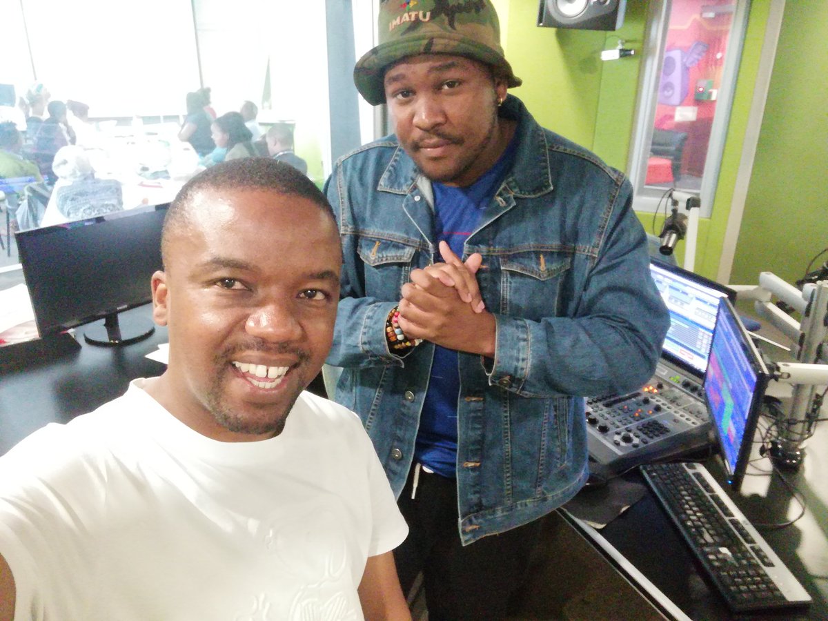 MboshLaDash's tweet photo. Thanks to @vowfm 88.1 Fm & @thabo_therex for the interview.
#mainstream #Stulo #singlerelease #vowfm #newmusic #radiointerview #Music #radio #entertainment #LatePost #newmusic #summervibes #bedroomproducer #storytelling #newdawn #Amapiano #Africanmusic #amapianoisalifestyle https://t.co/bvtm86Jlji