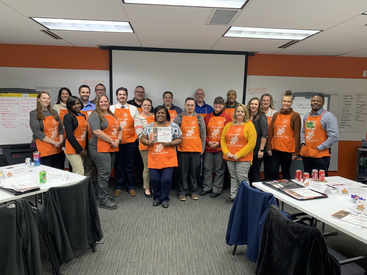 DebraBakerHD's tweet image. Say Congratulations to our New Mighty Midwest DS Advanced HDU Graduates!! #DSAD19 🧡