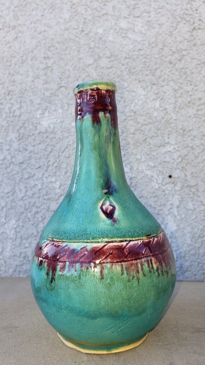 DangerInTheCity's tweet image. the more I look at it it reminds me of me and how I made it. My first EVER!!!
#pottery #ceramics