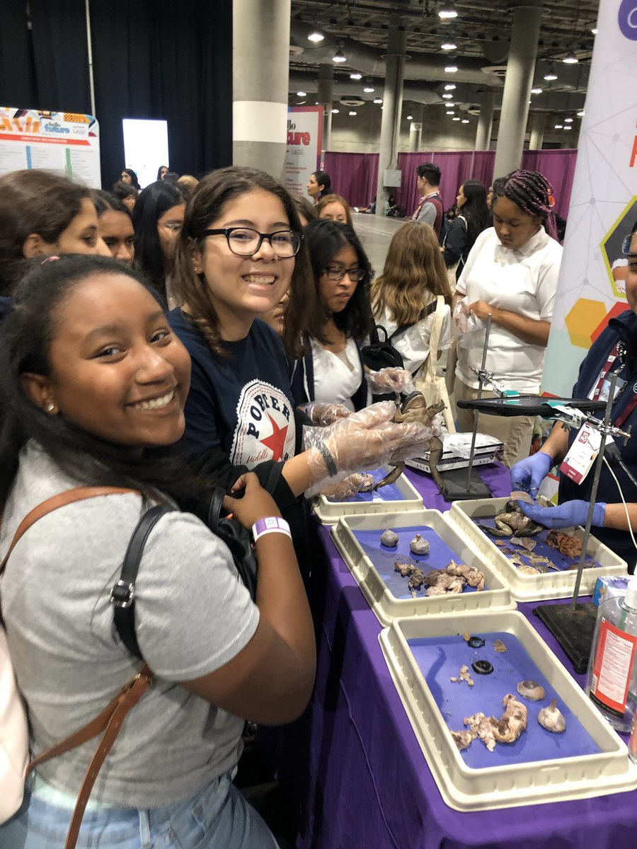 GKPMiddle's tweet photo. Hello future STEM field trip #portermiddle #LDNW #girlpower #laconventioncenter #STEMeducation #GirlsInSTEM https://t.co/u1T2CFYLo7