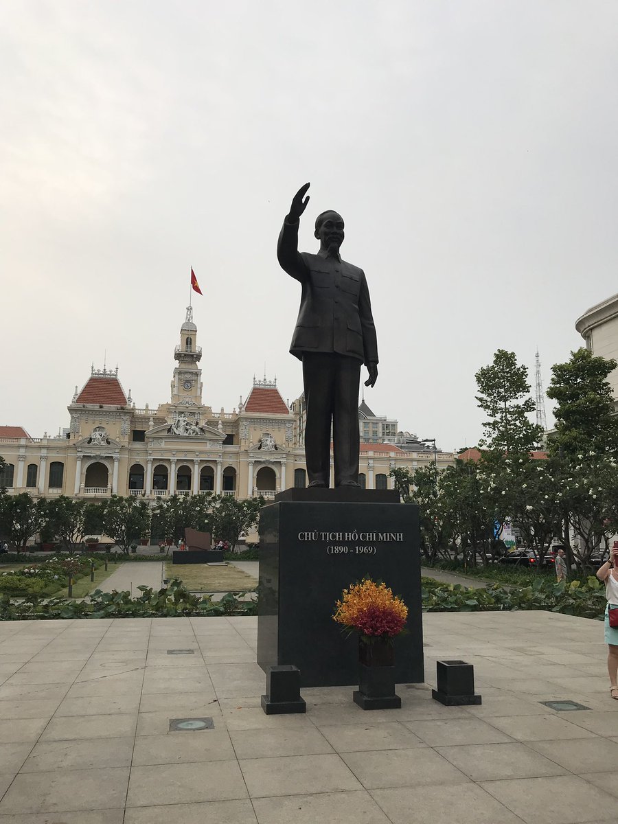 Yo_La_Tengo_'s tweet image. El derecho de vivir en paz, el tío ho chi minh... las pelotas. El Ql mató más gente que la hambruna! Pero el chilenito tonto, jura que era el tío  era la VietConga! Puta que falta educación. Púdrete Ho Chi Minh y #LPQTP. #ChileQuiereCambios