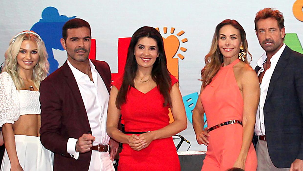 Univision On Twitter En Fotos Vanessa Guzman Gabriel Soto E Irina Baeva Presentaron Soltero Con Hijas Su Nueva Telenovela Https T Co 7d29j97gxy Https T Co Rg8workiid Twitter