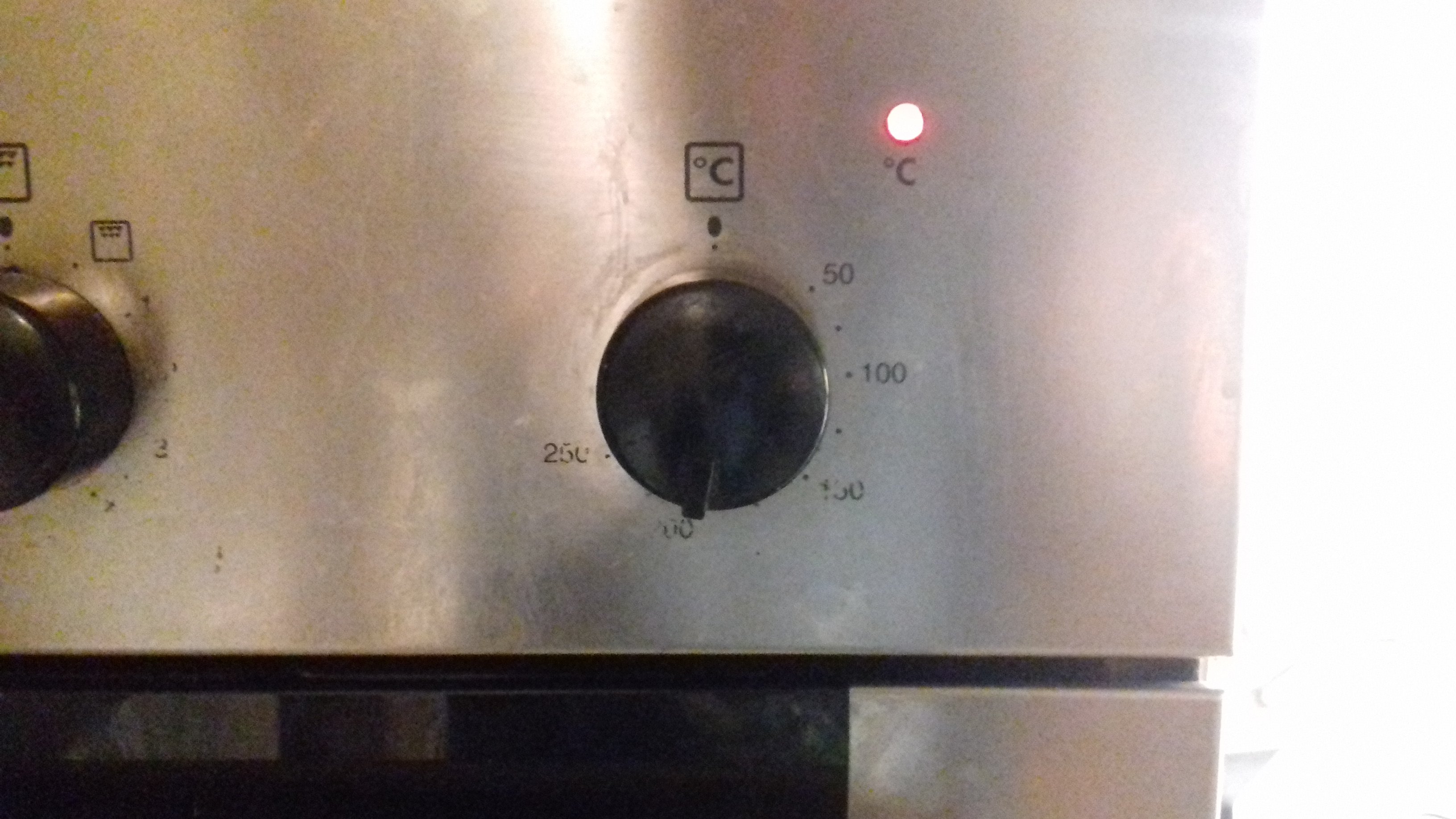 Geschatte Verandering toezicht houden op Gemma Seltzer on Twitter: "Anyone have an #Ikea #Whirlpool oven like this?  (OBI 116) The markings on the panel have rubbed off. Can anyone tell me  what they say?? https://t.co/pffpnCh8zK" / Twitter