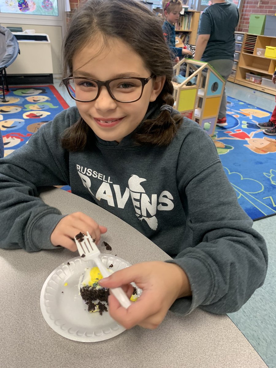 RussellAdvClub's tweet photo. Launched in October 2000, Lights On Afterschool is the only nationwide event celebrating afterschool programs and their important role in the lives of children, families and communities. We look forward to celebrating (and CAKE 🍰) every year!!

#LightsOnAfterschool https://t.co/QXbrZHpuOw