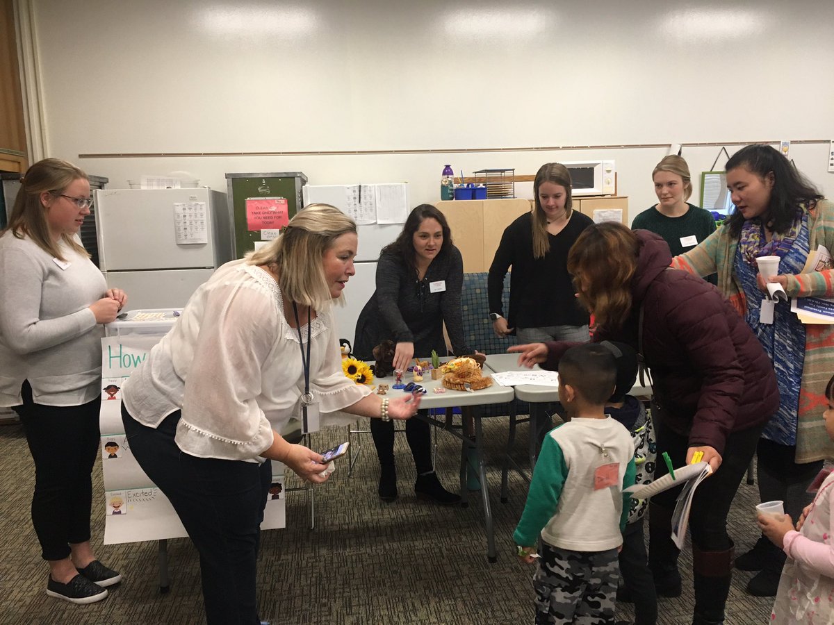 CentralCollEd's tweet image. Central Education Majors partnering with the Family Engagement Team at Woodlawn in Des Moines to provide at home activities that support early childhood literacy development.