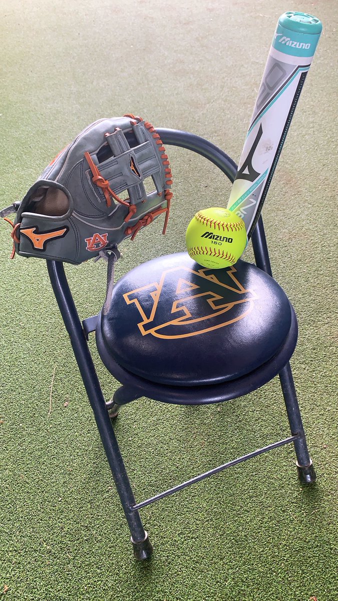 mizuno glove builder